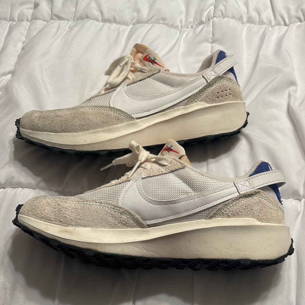 Tan Nike Waffle debuts